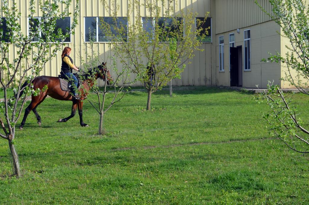 فندق Yahotynفي  Recreational Center Rezidentsiya المظهر الخارجي الصورة